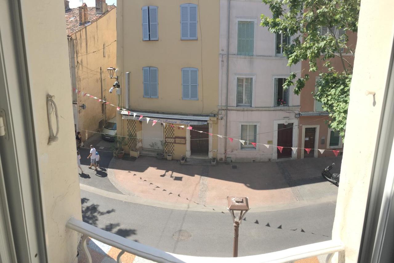 Excellent Studio Au Coeur Historique De Fréjus מראה חיצוני תמונה